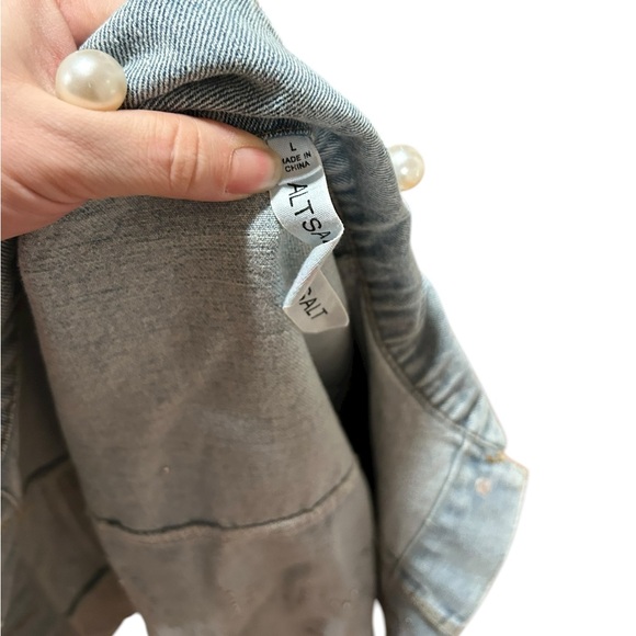 “Soul” Upcycled Pearl Embellished Denim Jacket Sz L - Picture 4 of 4